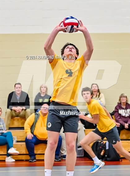 Thumbnail 3 in St. Xavier vs. Franklin Central photogallery.