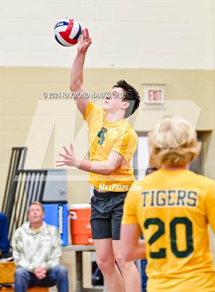 Thumbnail 1 in St. Xavier vs. Franklin Central photogallery.