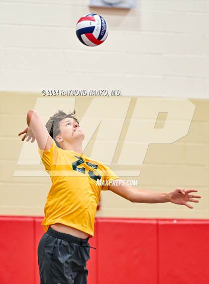 Thumbnail 3 in St. Xavier vs. Franklin Central photogallery.