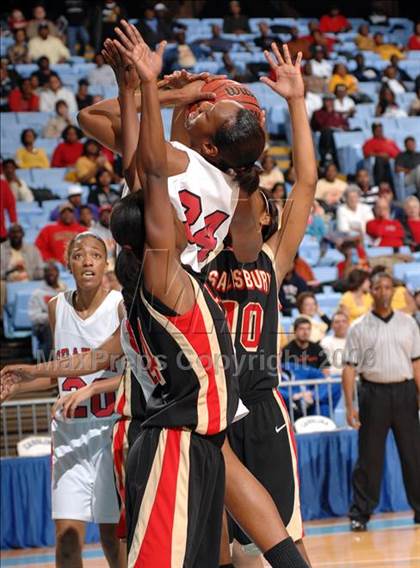 Thumbnail 2 in Salisbury vs. Graham (NCHSAA 2A Final) photogallery.