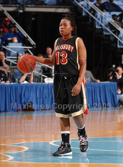 Thumbnail 3 in Salisbury vs. Graham (NCHSAA 2A Final) photogallery.