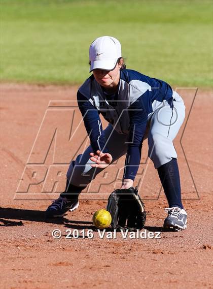 Thumbnail 3 in Pueblo vs Flowing Wells photogallery.