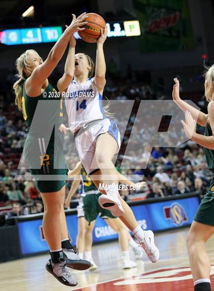 Thumbnail 2 in Pius X vs. Lincoln East (NSAA Class A Final)  photogallery.