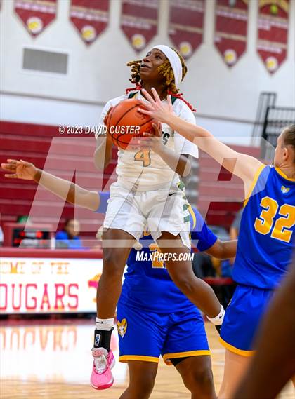 Thumbnail 3 in Surrattsville vs. Robinson (Cougar Holiday Classic) photogallery.