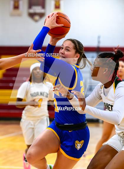 Thumbnail 2 in Surrattsville vs. Robinson (Cougar Holiday Classic) photogallery.