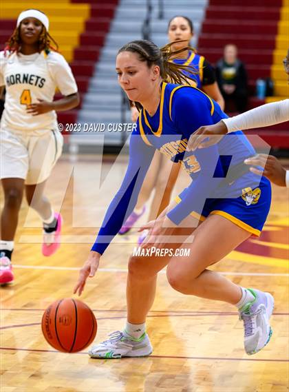 Thumbnail 1 in Surrattsville vs. Robinson (Cougar Holiday Classic) photogallery.