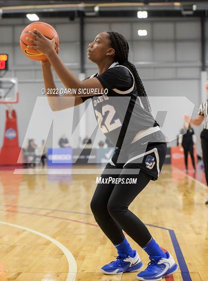 Thumbnail 2 in La Jolla Country Day vs. Long Island Lutheran (NIKE Tournament of Champions)  photogallery.