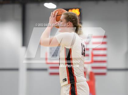 Thumbnail 2 in La Jolla Country Day vs. Long Island Lutheran (NIKE Tournament of Champions)  photogallery.