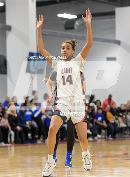 Thumbnail 3 in La Jolla Country Day vs. Long Island Lutheran (NIKE Tournament of Champions)  photogallery.
