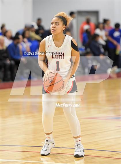 Thumbnail 3 in La Jolla Country Day vs. Long Island Lutheran (NIKE Tournament of Champions)  photogallery.