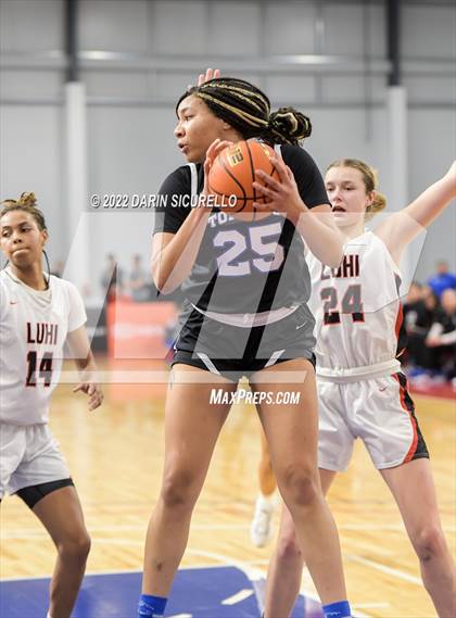 Thumbnail 3 in La Jolla Country Day vs. Long Island Lutheran (NIKE Tournament of Champions)  photogallery.