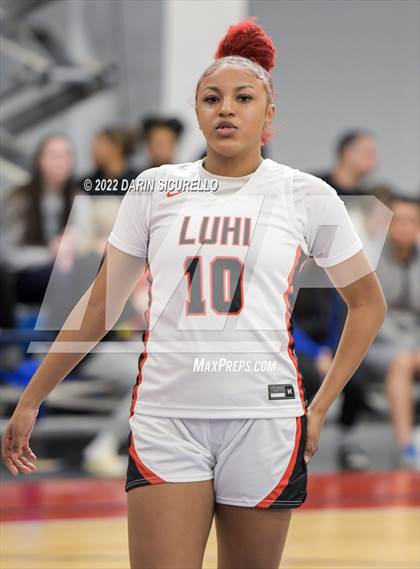 Thumbnail 1 in La Jolla Country Day vs. Long Island Lutheran (NIKE Tournament of Champions)  photogallery.