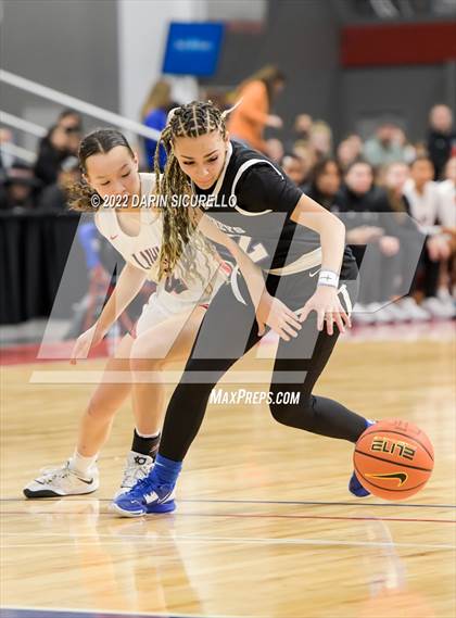 Thumbnail 2 in La Jolla Country Day vs. Long Island Lutheran (NIKE Tournament of Champions)  photogallery.
