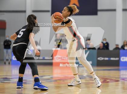 Thumbnail 3 in La Jolla Country Day vs. Long Island Lutheran (NIKE Tournament of Champions)  photogallery.