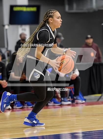 Thumbnail 2 in La Jolla Country Day vs. Long Island Lutheran (NIKE Tournament of Champions)  photogallery.