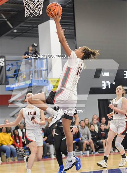 Thumbnail 2 in La Jolla Country Day vs. Long Island Lutheran (NIKE Tournament of Champions)  photogallery.
