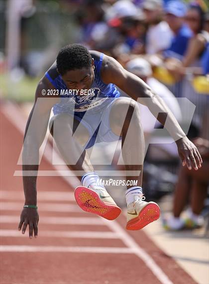 Thumbnail 3 in Class 5 Triple Jump (MSHSAA State Championship) photogallery.