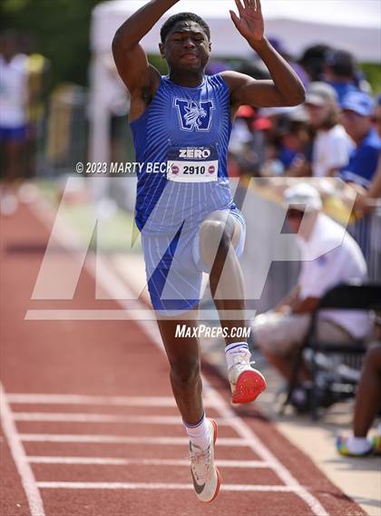 Thumbnail 3 in Class 5 Triple Jump (MSHSAA State Championship) photogallery.