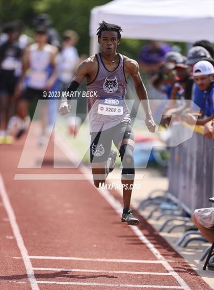 Thumbnail 3 in Class 5 Triple Jump (MSHSAA State Championship) photogallery.
