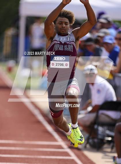 Thumbnail 3 in Class 5 Triple Jump (MSHSAA State Championship) photogallery.