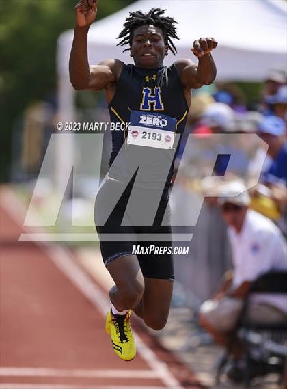 Thumbnail 3 in Class 5 Triple Jump (MSHSAA State Championship) photogallery.
