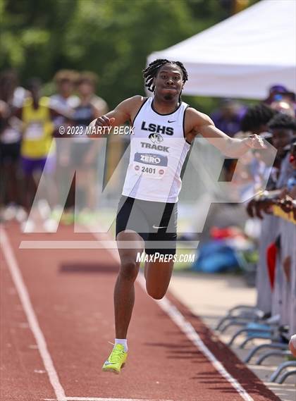 Thumbnail 3 in Class 5 Triple Jump (MSHSAA State Championship) photogallery.