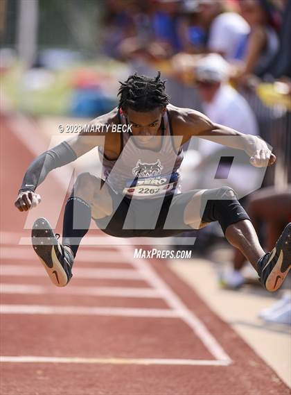 Thumbnail 3 in Class 5 Triple Jump (MSHSAA State Championship) photogallery.