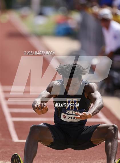 Thumbnail 3 in Class 5 Triple Jump (MSHSAA State Championship) photogallery.