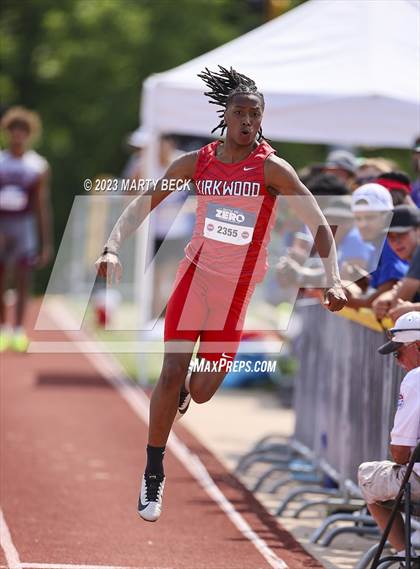 Thumbnail 3 in Class 5 Triple Jump (MSHSAA State Championship) photogallery.