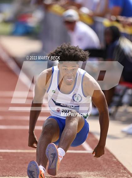 Thumbnail 3 in Class 5 Triple Jump (MSHSAA State Championship) photogallery.