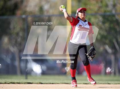 Thumbnail 3 in Eaton vs. Rocky Ford (CHSAA 3A Semifinal) photogallery.