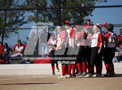 Thumbnail 2 in Eaton vs. Rocky Ford (CHSAA 3A Semifinal) photogallery.