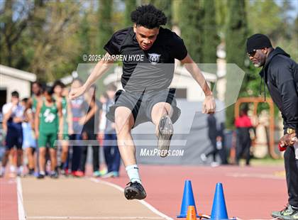 Thumbnail 3 in Herd Roundup @ Elk Grove HS photogallery.