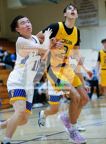 Thumbnail 2 in Crean Lutheran @ Valencia photogallery.