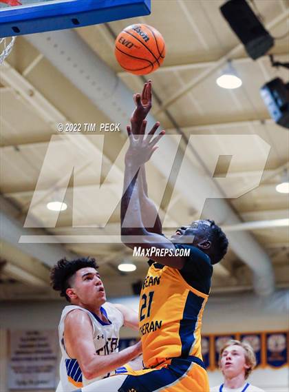 Thumbnail 3 in Crean Lutheran @ Valencia photogallery.