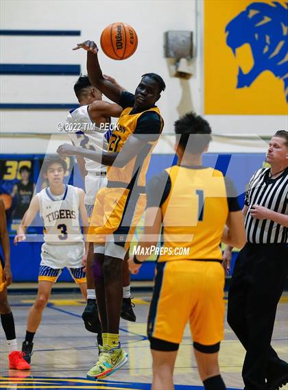 Thumbnail 3 in Crean Lutheran @ Valencia photogallery.