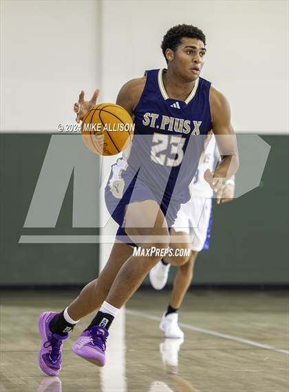 Thumbnail 2 in St. Pius X Catholic vs. Karns photogallery.