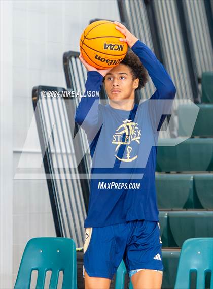 Thumbnail 2 in St. Pius X Catholic vs. Karns photogallery.
