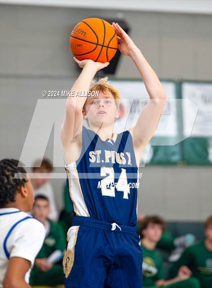 Thumbnail 3 in St. Pius X Catholic vs. Karns photogallery.