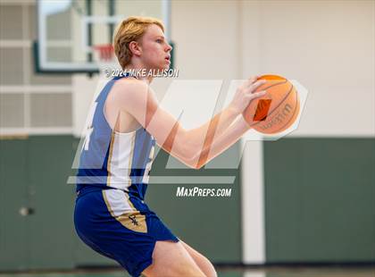 Thumbnail 3 in St. Pius X Catholic vs. Karns photogallery.