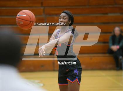 Thumbnail 3 in New Hope Academy vs. Benson Tech (MLK Showcase) photogallery.