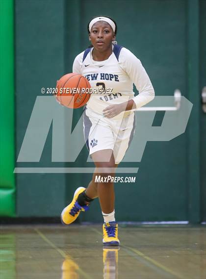Thumbnail 3 in New Hope Academy vs. Benson Tech (MLK Showcase) photogallery.