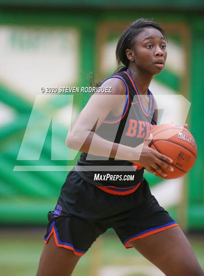 Thumbnail 2 in New Hope Academy vs. Benson Tech (MLK Showcase) photogallery.