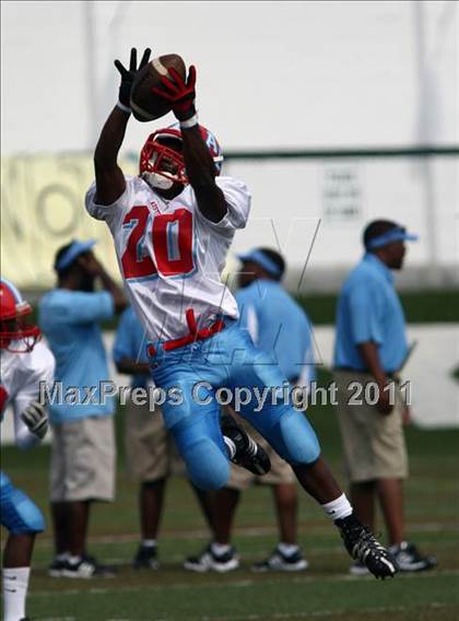 Thumbnail 2 in Austin-East @ Morristown-Hamblen West photogallery.