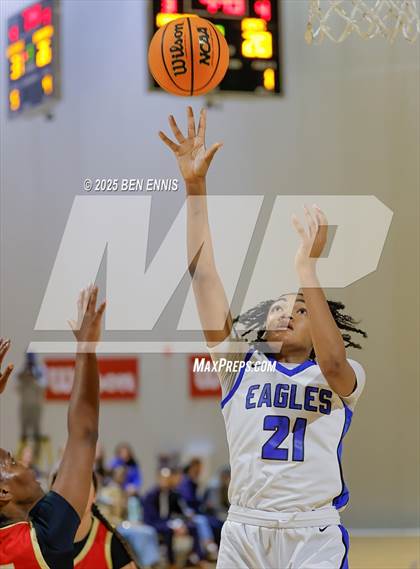 Thumbnail 2 in Cardinal Mooney vs. Mount Paran Christian (She Got Game Classic) photogallery.