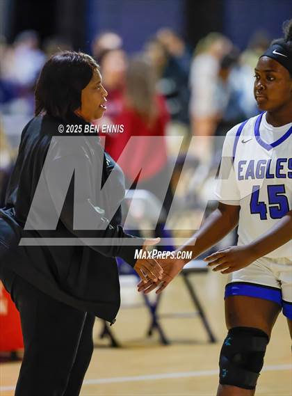 Thumbnail 2 in Cardinal Mooney vs. Mount Paran Christian (She Got Game Classic) photogallery.
