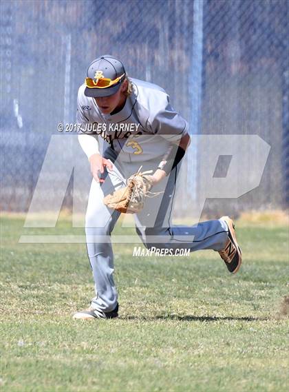 Thumbnail 3 in Spring Valley vs. Boulder City (Grizzly Invitational) photogallery.