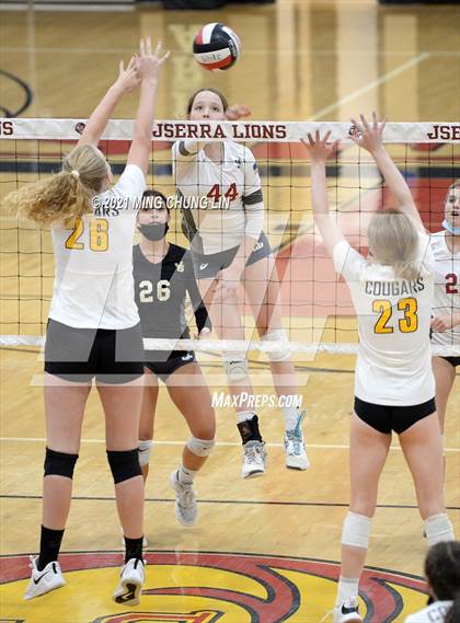 Thumbnail 2 in Capistrano Valley @ JSerra Catholic photogallery.