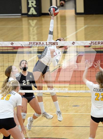Thumbnail 3 in Capistrano Valley @ JSerra Catholic photogallery.