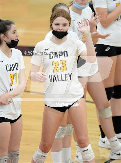 Thumbnail 3 in Capistrano Valley @ JSerra Catholic photogallery.